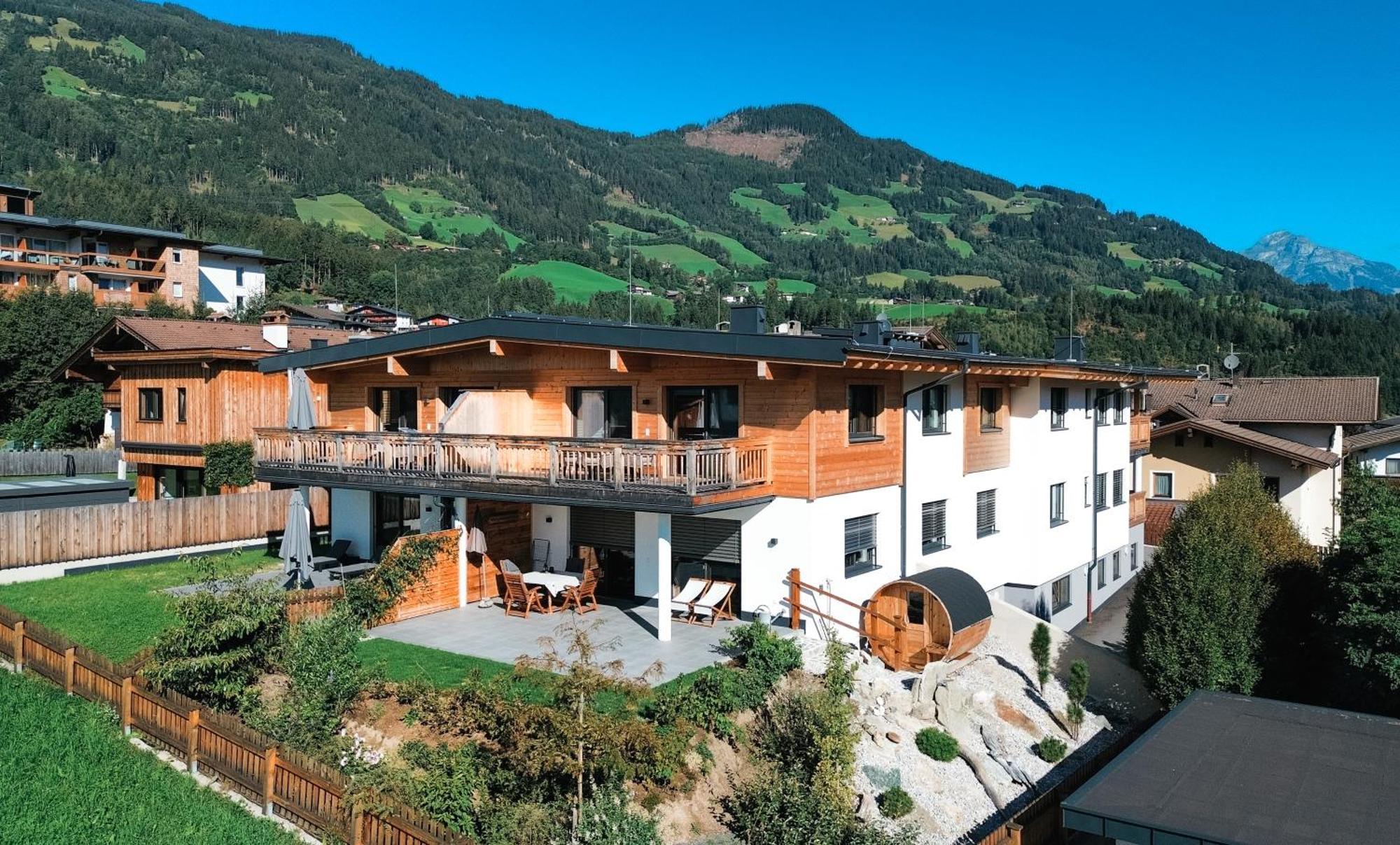 Zillerheart - Balcony Und Car Park By Alpenluxus Appartements Fügen Екстериор снимка