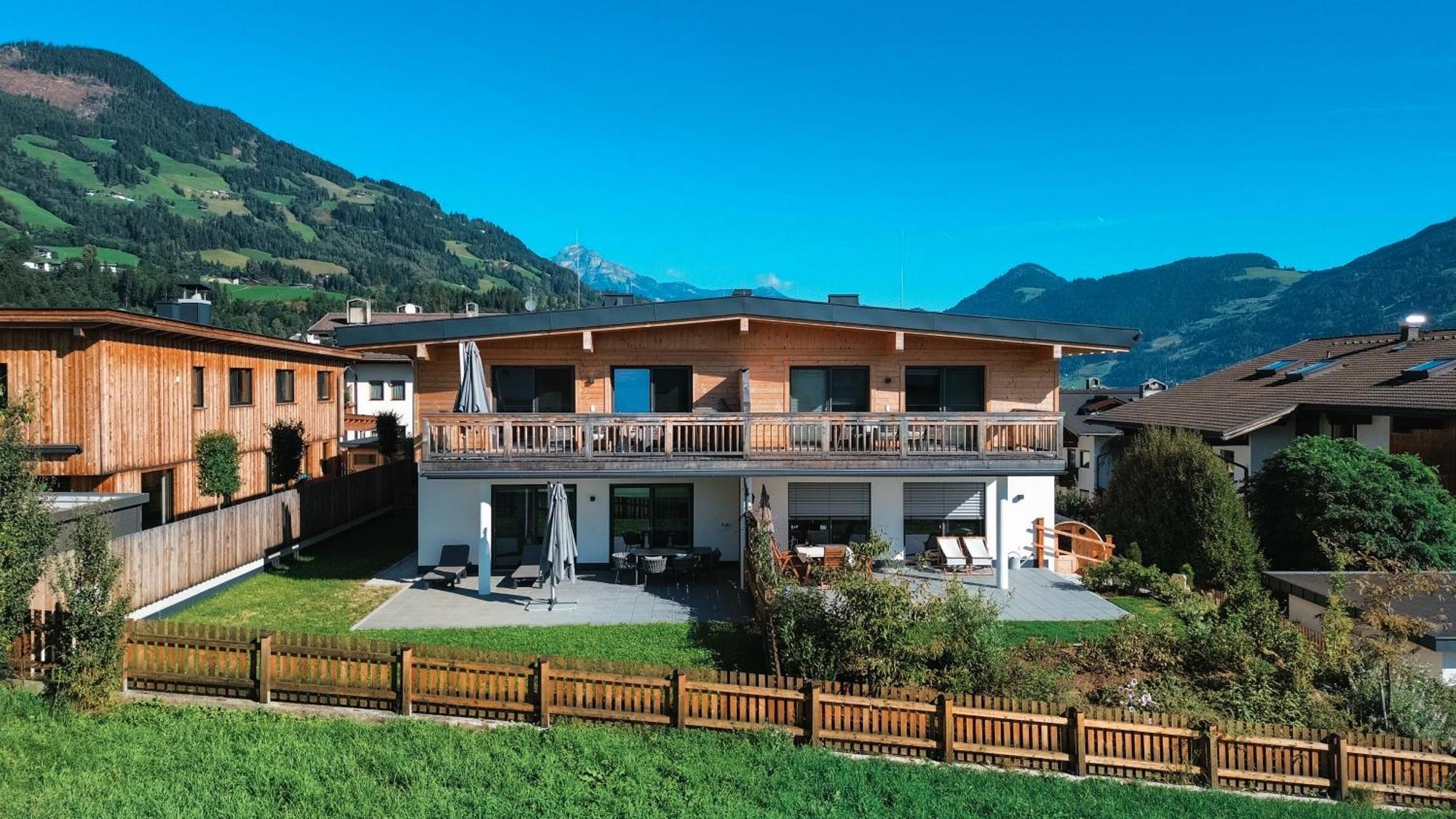 Zillerheart - Balcony Und Car Park By Alpenluxus Appartements Fügen Екстериор снимка