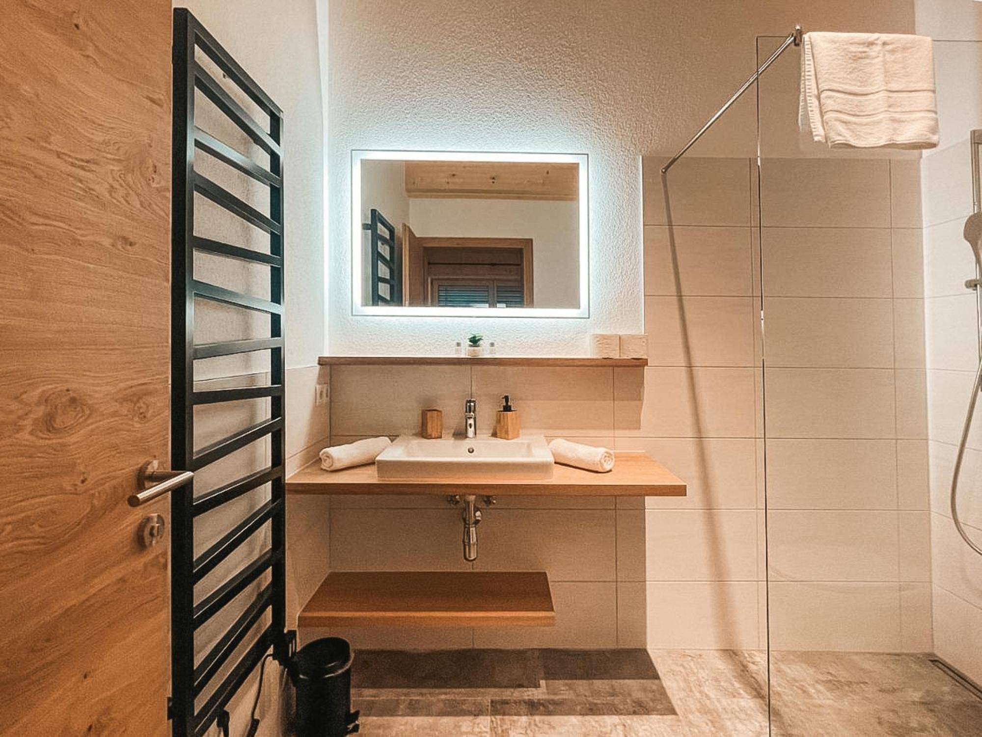 Zillerheart - Balcony Und Car Park By Alpenluxus Appartements Fügen Екстериор снимка